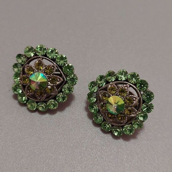 Vintage Jewelry - Vintage Green AB Rhinestones Flower Clip on Earrings